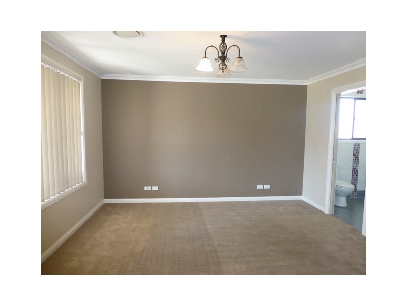 14 Glengowrie Close, Parkes NSW 2870