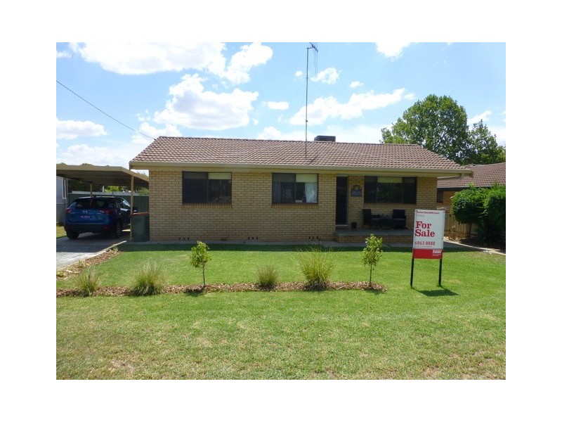 12 Lawson Street, Parkes NSW 2870