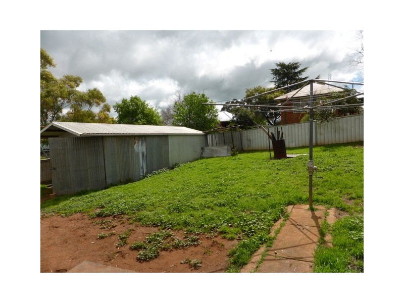 10 Gallop Avenue, Parkes NSW 2870
