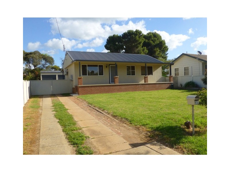 63 Woodward Street, Parkes NSW 2870