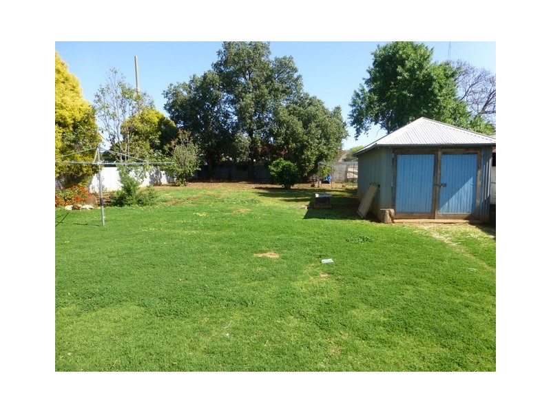 48 Close Street, Parkes NSW 2870