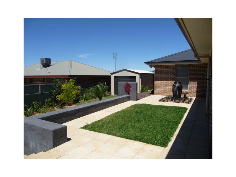 8 Vaucluse Place, Parkes NSW 2870