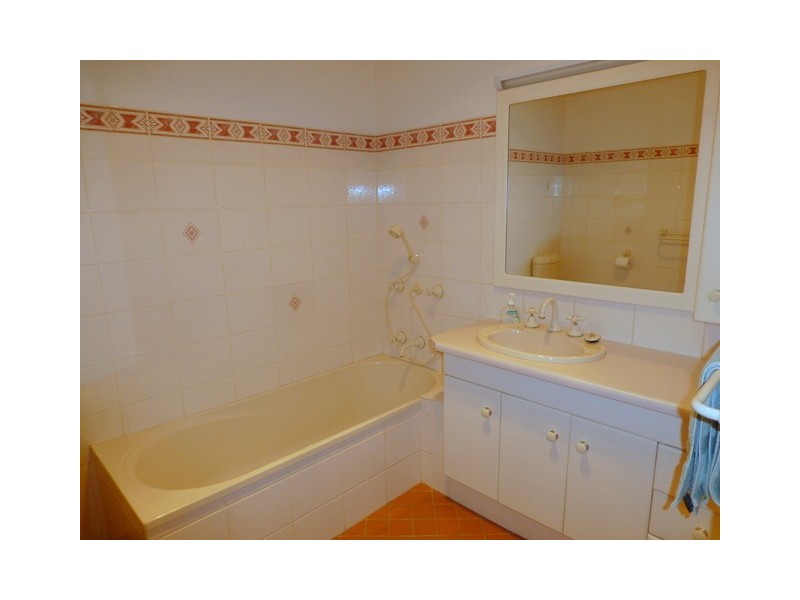 24 Wentworth Street, Parkes NSW 2870