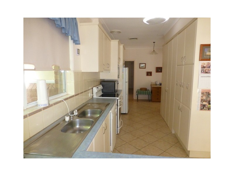 24 Wentworth Street, Parkes NSW 2870