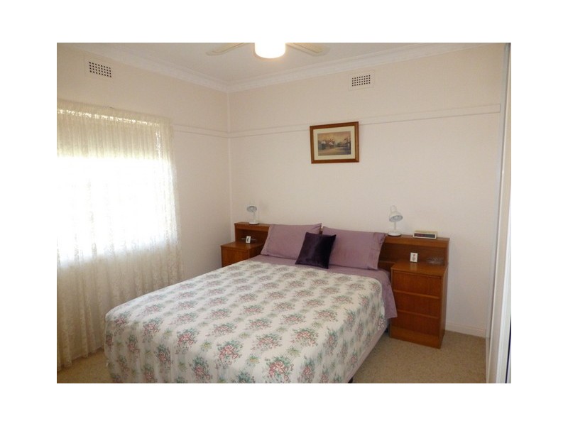 24 Wentworth Street, Parkes NSW 2870