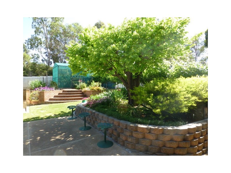 24 Wentworth Street, Parkes NSW 2870