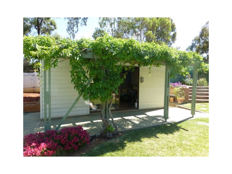 24 Wentworth Street, Parkes NSW 2870