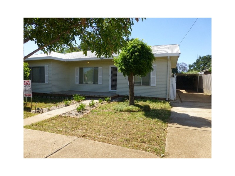 6 Dugga Street, Peak Hill NSW 2869