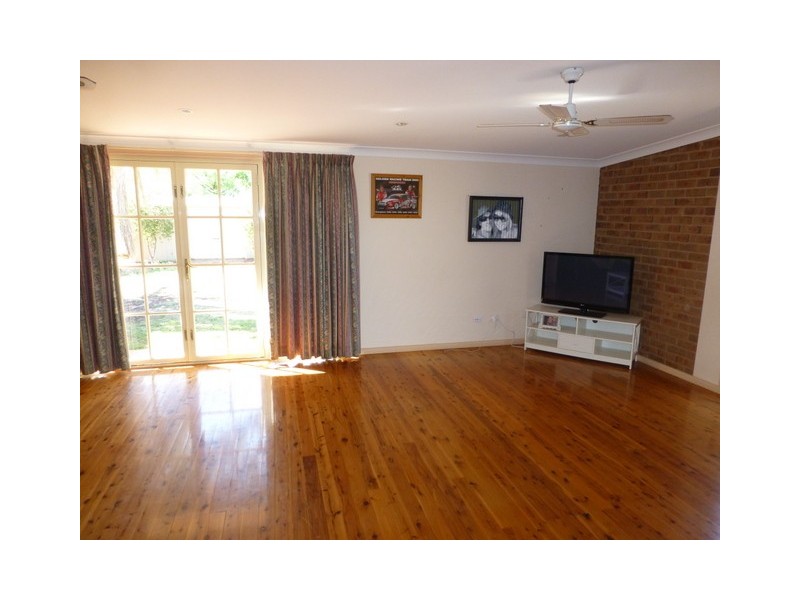 6 Dugga Street, Peak Hill NSW 2869