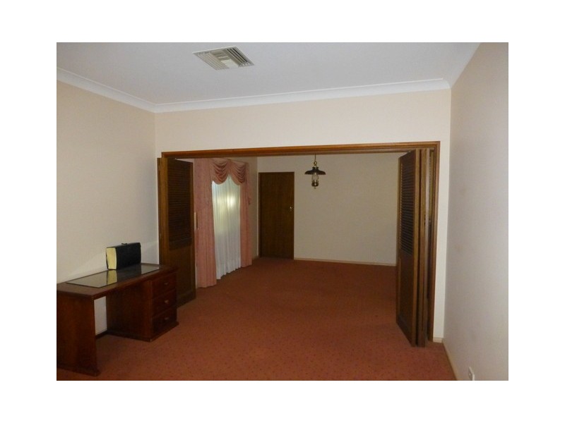 6 Dugga Street, Peak Hill NSW 2869