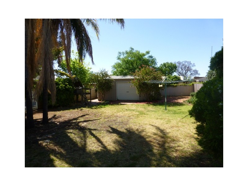 6 Dugga Street, Peak Hill NSW 2869