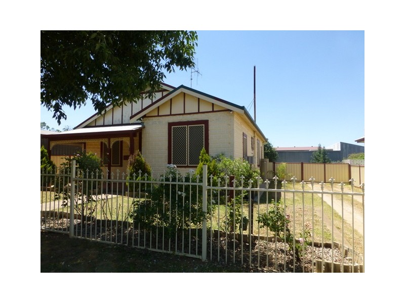 5 East Street, Parkes NSW 2870