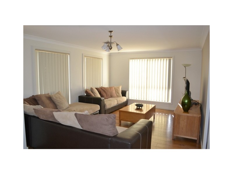 12 Noonan Street, Parkes NSW 2870