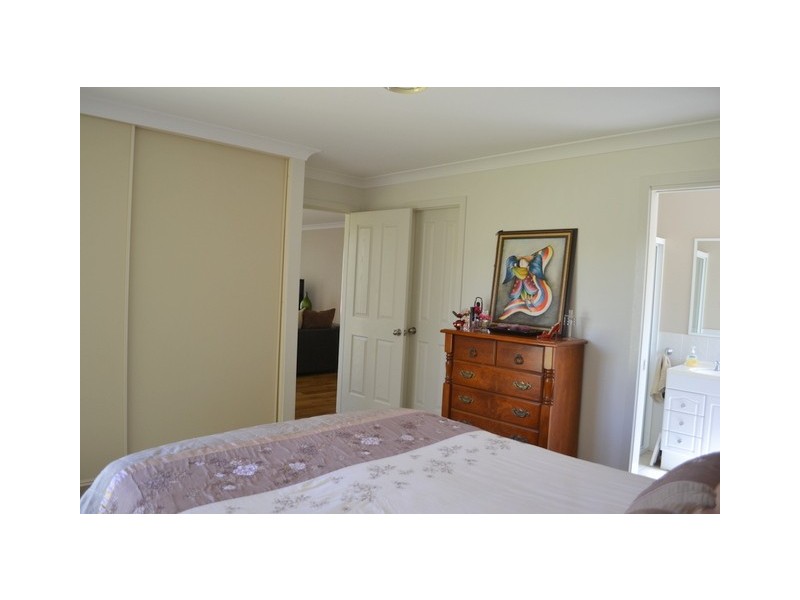 12 Noonan Street, Parkes NSW 2870