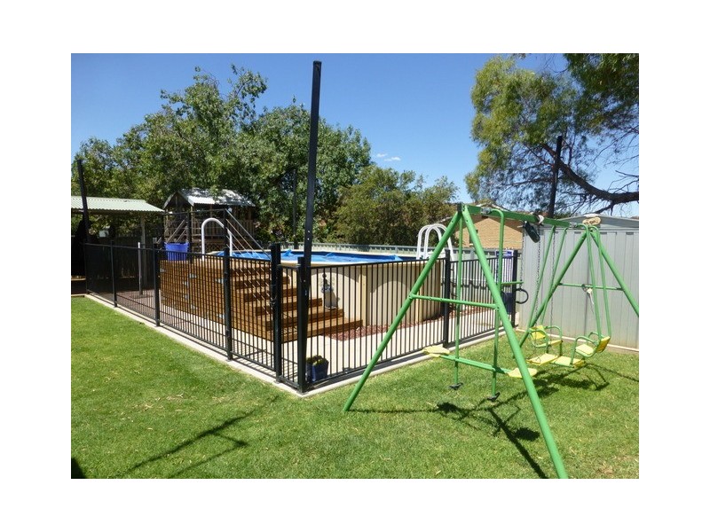 15 Thomas Tom Cres, Parkes NSW 2870