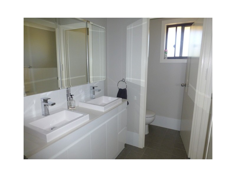 15 Thomas Tom Cres, Parkes NSW 2870