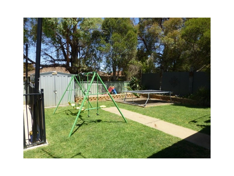 15 Thomas Tom Cres, Parkes NSW 2870