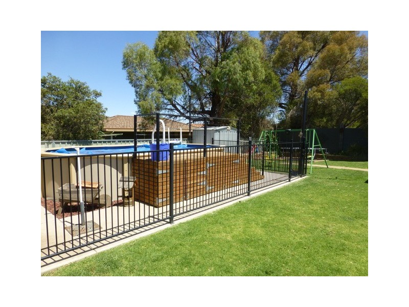 15 Thomas Tom Cres, Parkes NSW 2870