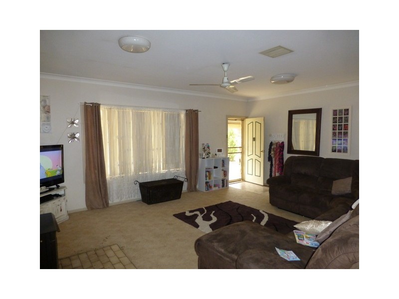 14 Paterson Street, Parkes NSW 2870