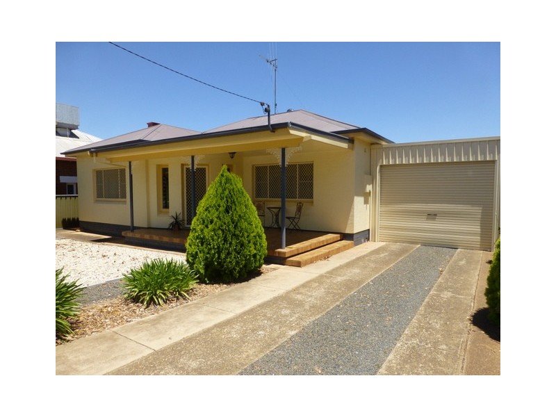 24 Armstrong Street, Parkes NSW 2870
