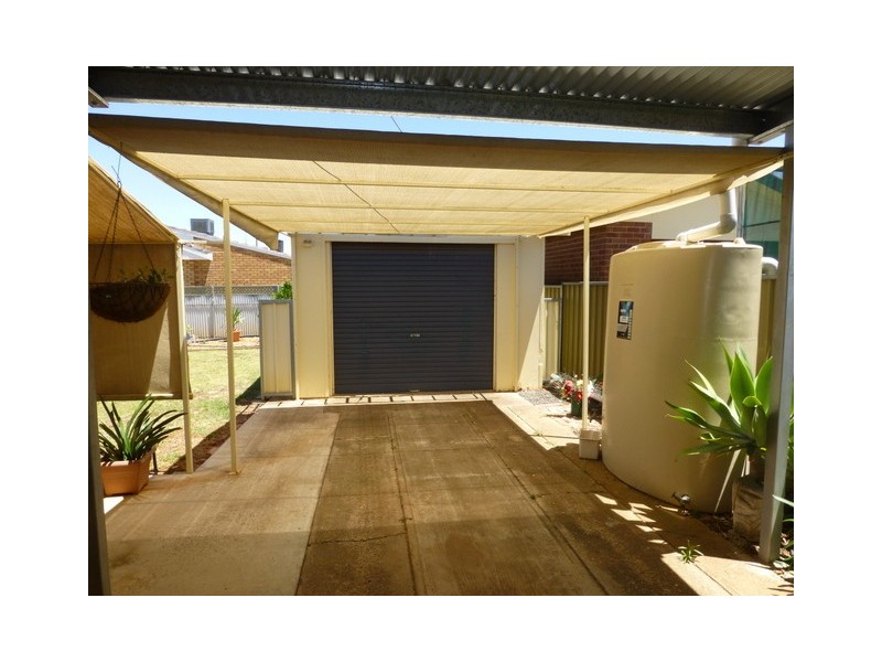 24 Armstrong Street, Parkes NSW 2870