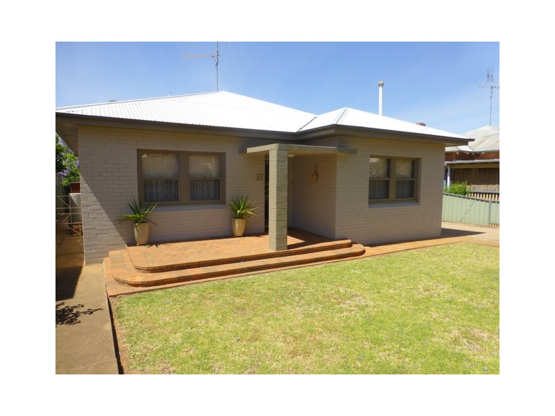 27 Mitchell Street, Parkes NSW 2870