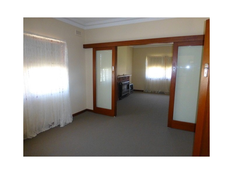 27 Mitchell Street, Parkes NSW 2870