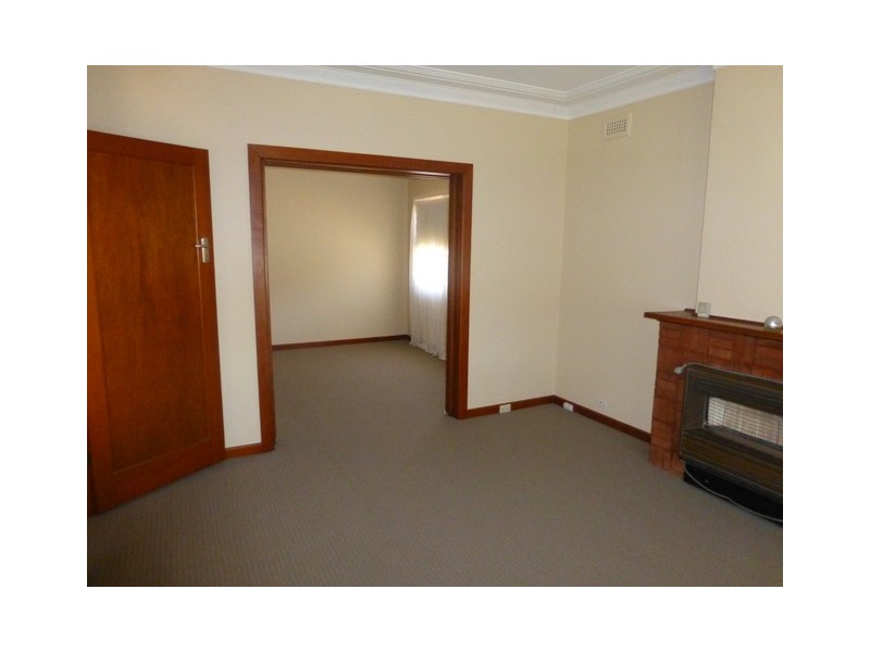 27 Mitchell Street, Parkes NSW 2870
