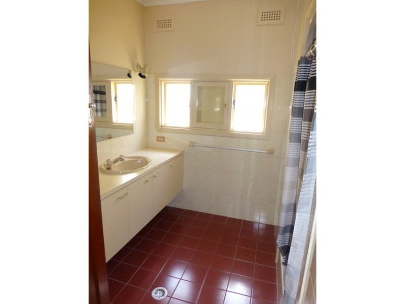 27 Mitchell Street, Parkes NSW 2870