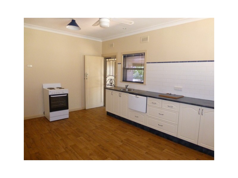 27 Mitchell Street, Parkes NSW 2870