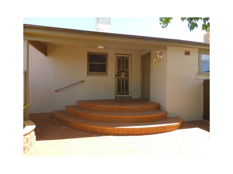 27 Mitchell Street, Parkes NSW 2870