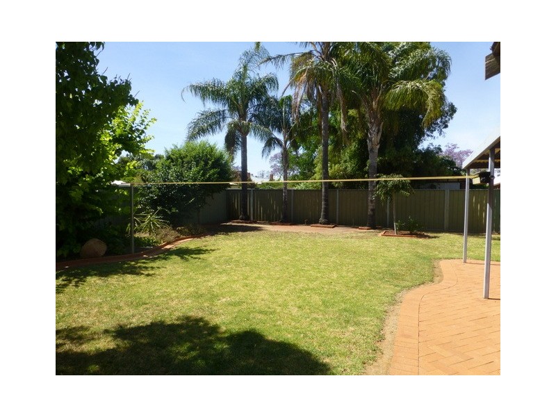 27 Mitchell Street, Parkes NSW 2870