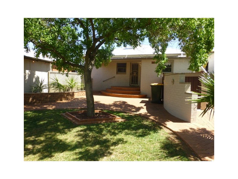 27 Mitchell Street, Parkes NSW 2870