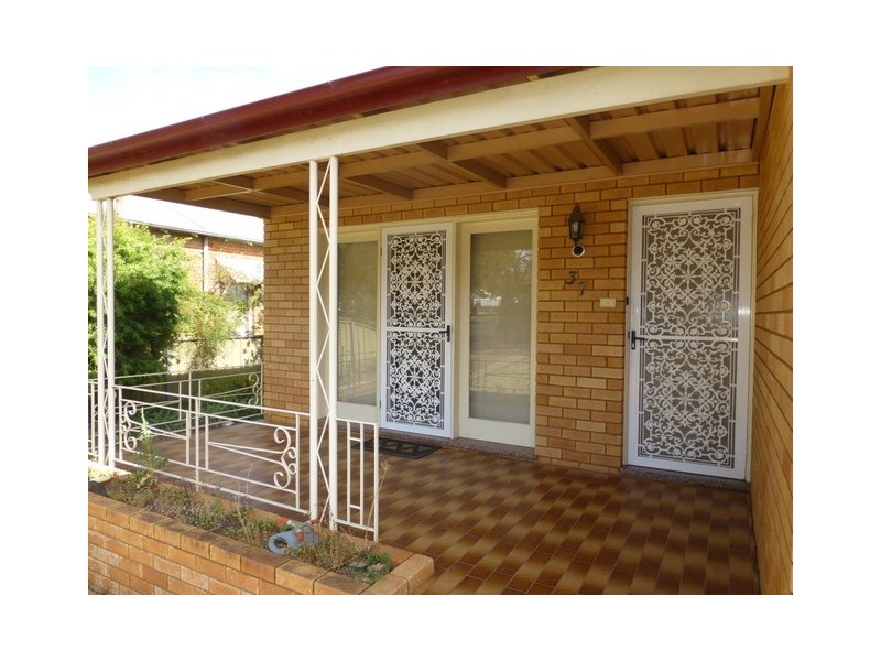 37 Mitchell Street, Parkes NSW 2870