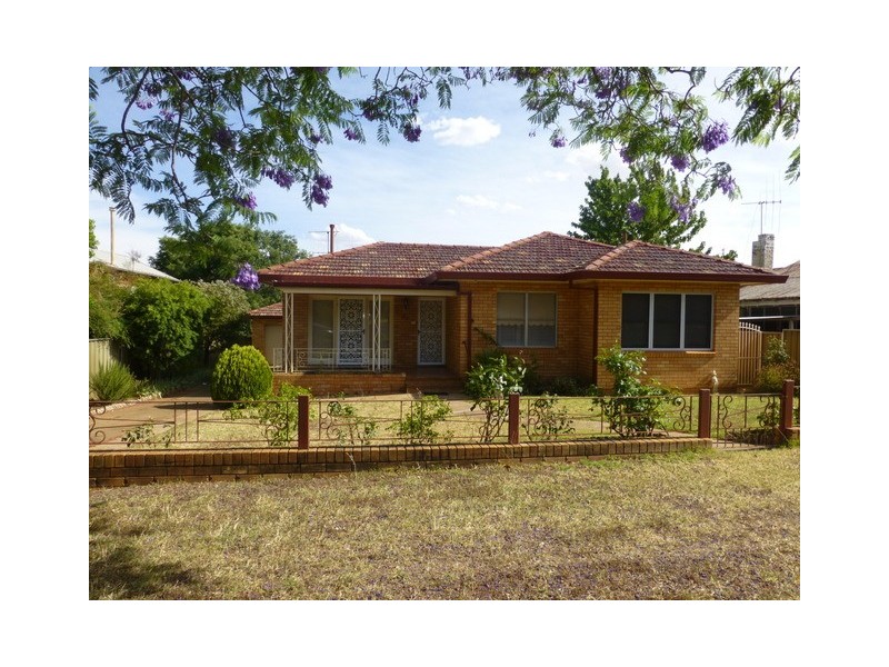 37 Mitchell Street, Parkes NSW 2870