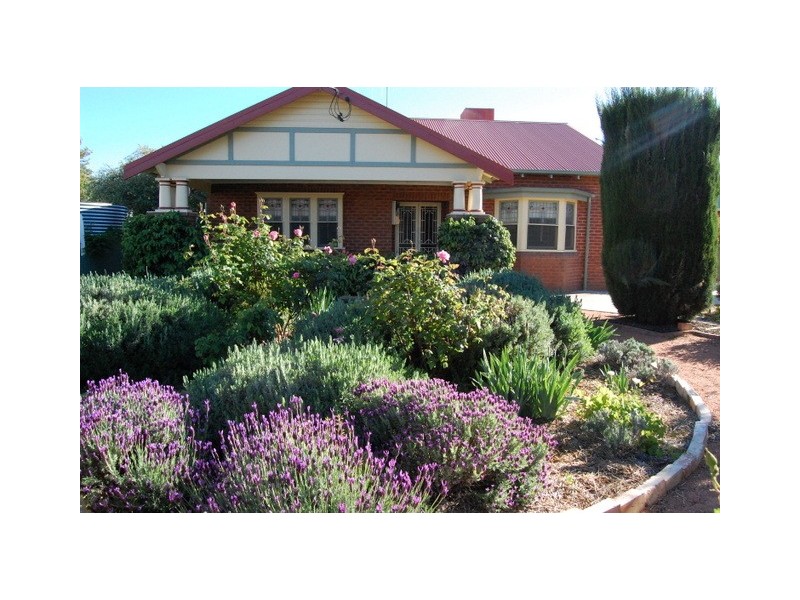 32 Cecile Street, Parkes NSW 2870
