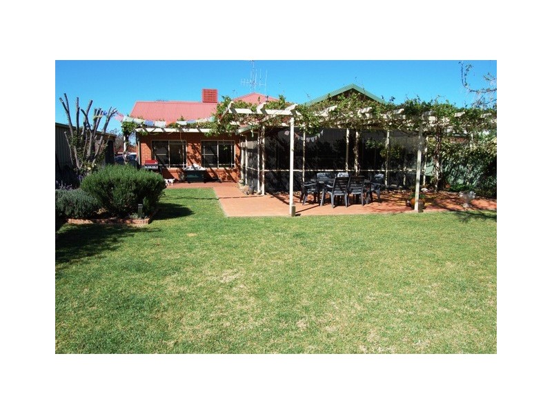 32 Cecile Street, Parkes NSW 2870