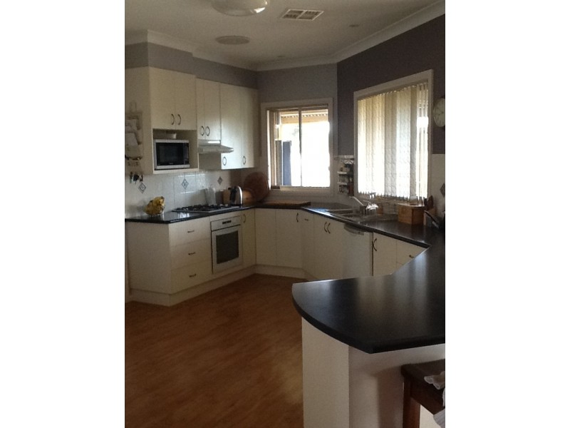 38 Birch Road, Parkes NSW 2870