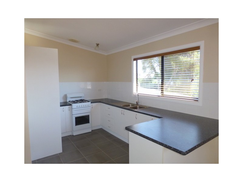 14 Miller Street, Parkes NSW 2870