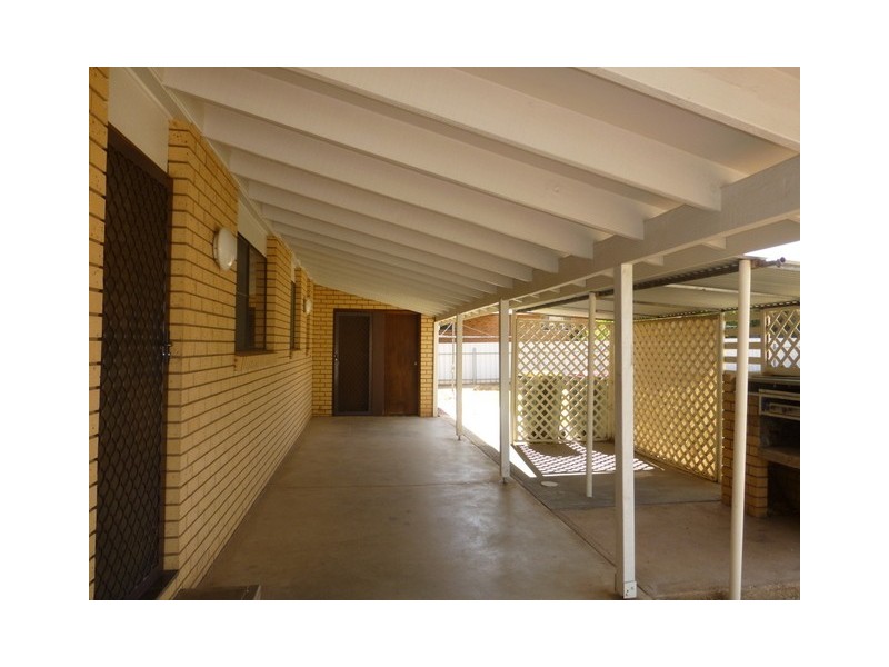 12 Thomas Street, Parkes NSW 2870