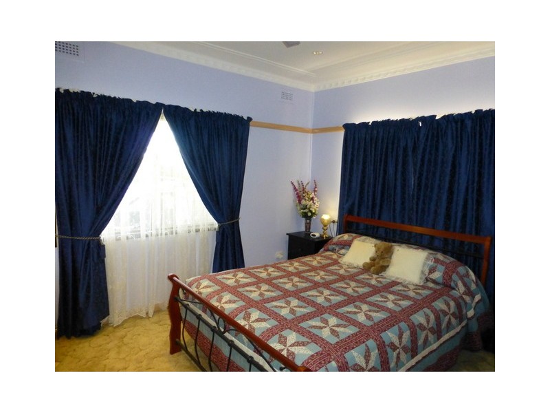 101 Warrah St, Peak Hill NSW 2869