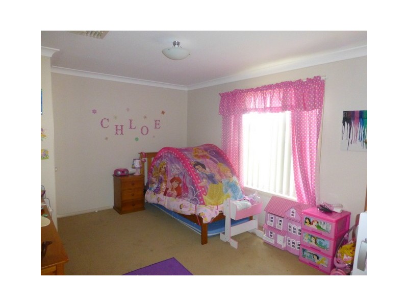 5 Vaucluse Place, Parkes NSW 2870