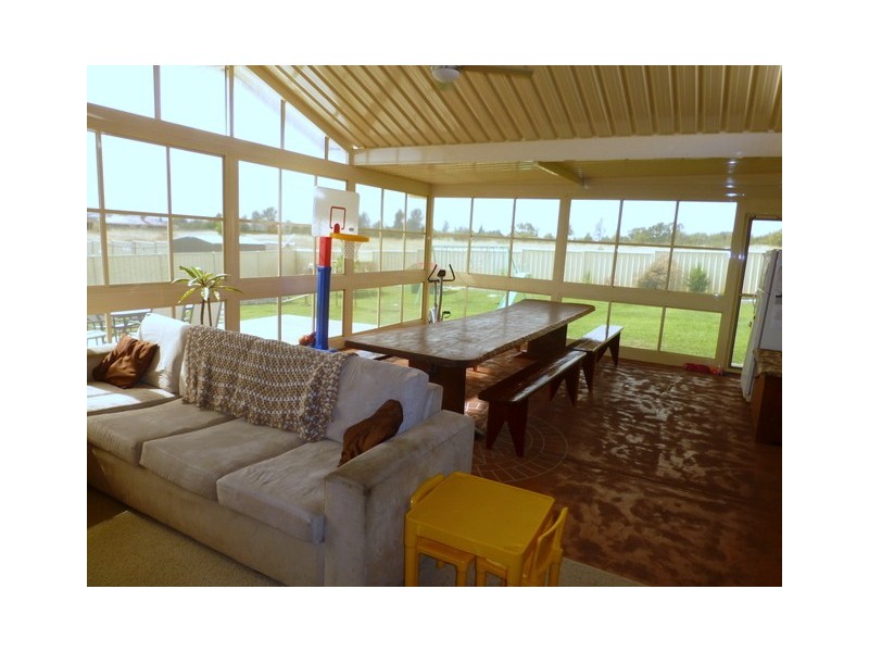 5 Vaucluse Place, Parkes NSW 2870