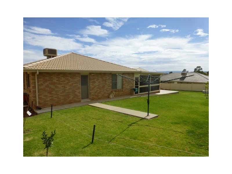 5 Vaucluse Place, Parkes NSW 2870