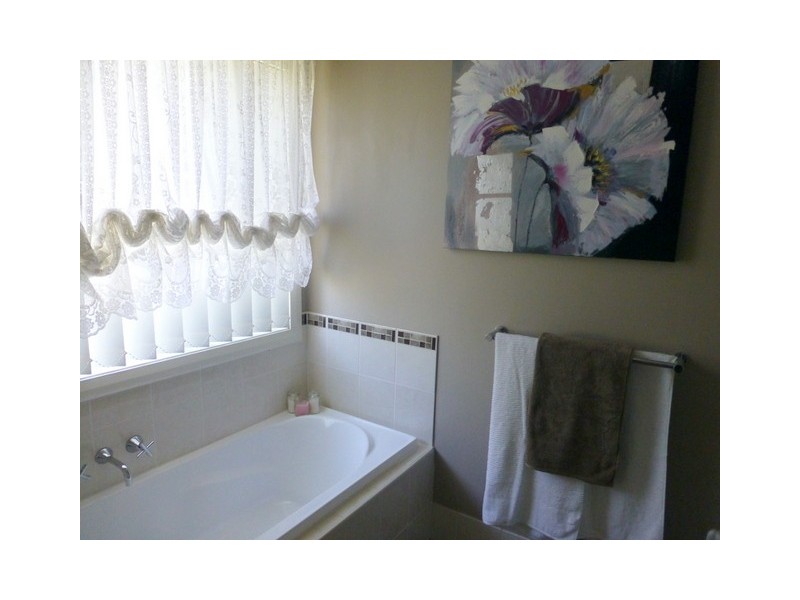 13 Webb Street, Parkes NSW 2870