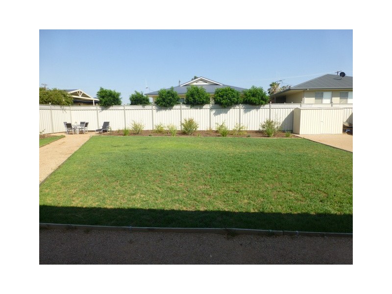 4 Marie Rose Close, Parkes NSW 2870