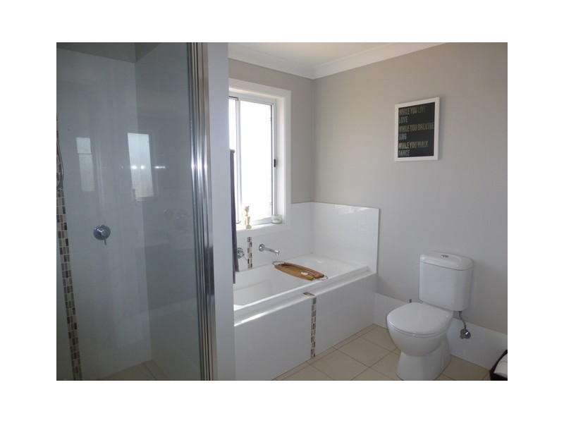 4 Marie Rose Close, Parkes NSW 2870