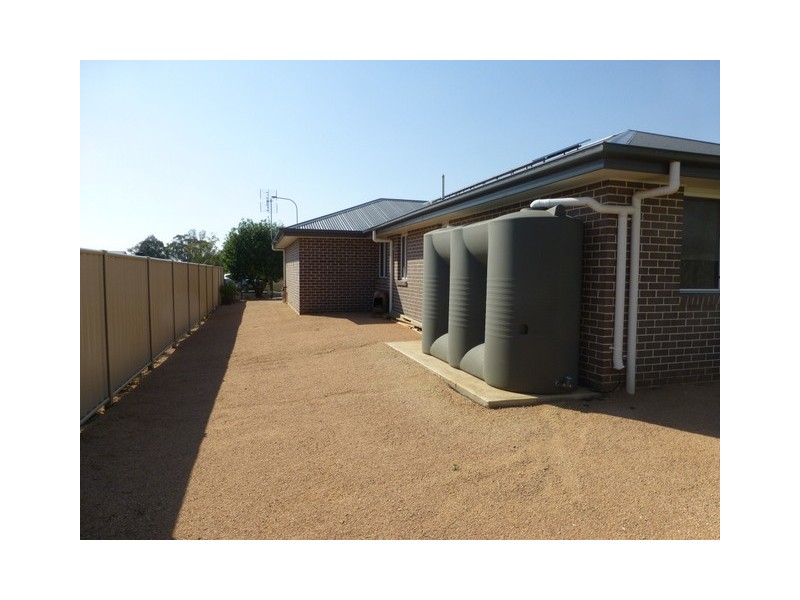 4 Marie Rose Close, Parkes NSW 2870