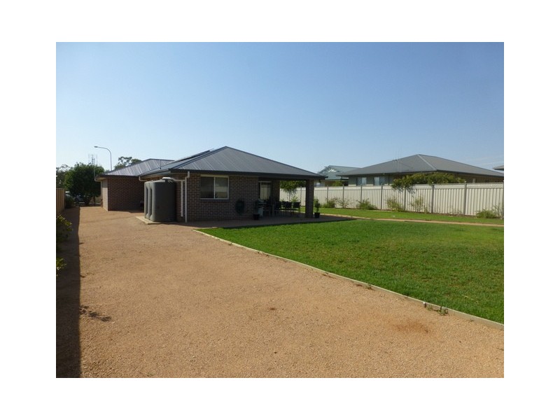 4 Marie Rose Close, Parkes NSW 2870