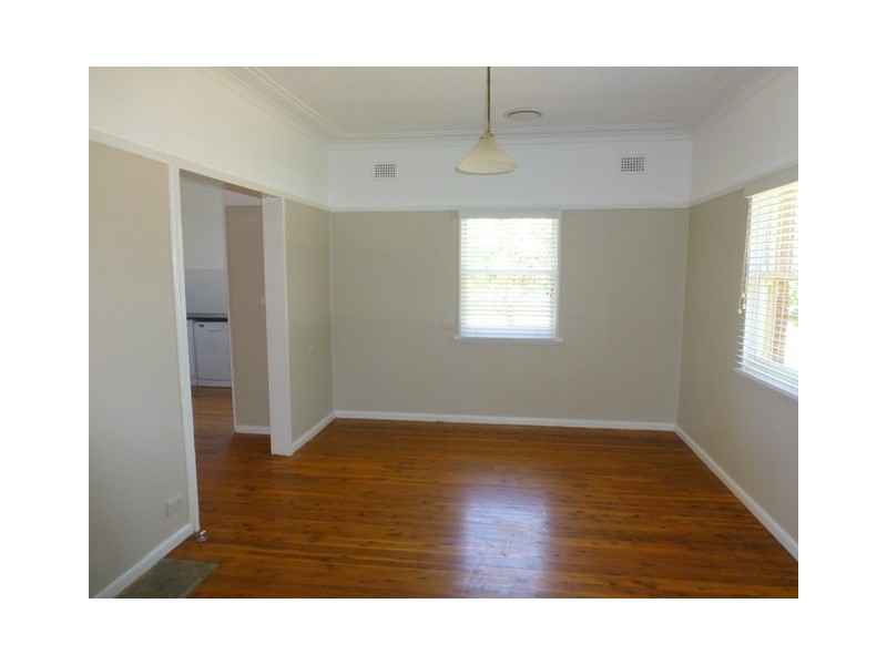 17 East Street, Parkes NSW 2870
